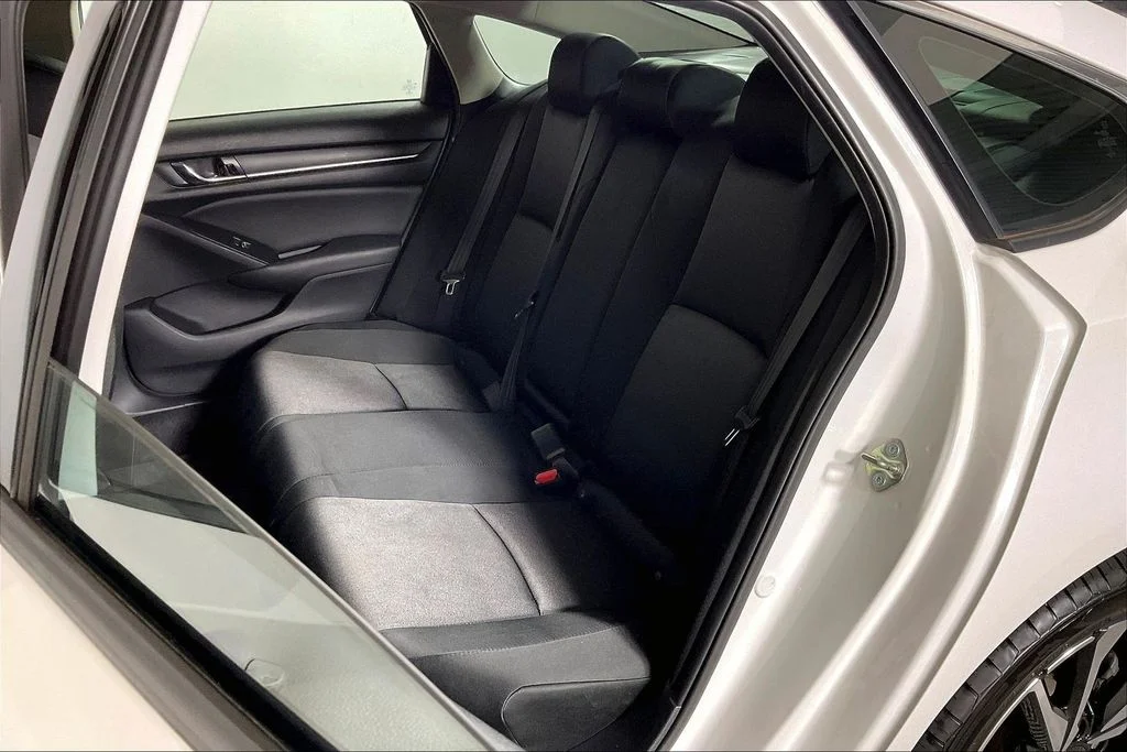 Used 2019  Honda LX image 25