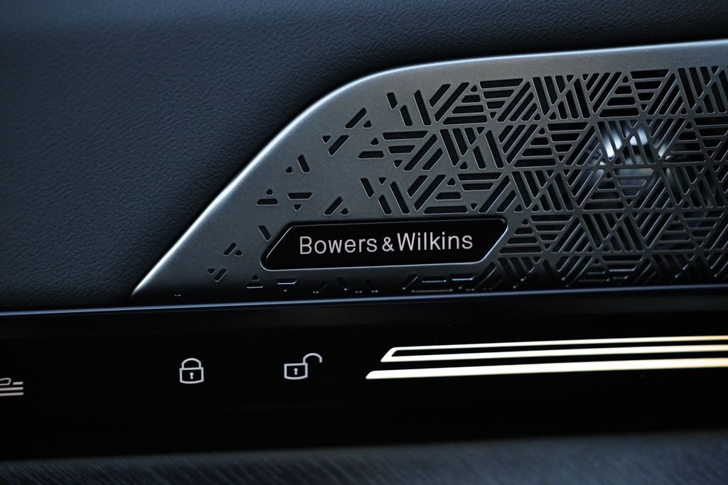 Used 2026 Dark Graphite Metallic BMW 530i image 15