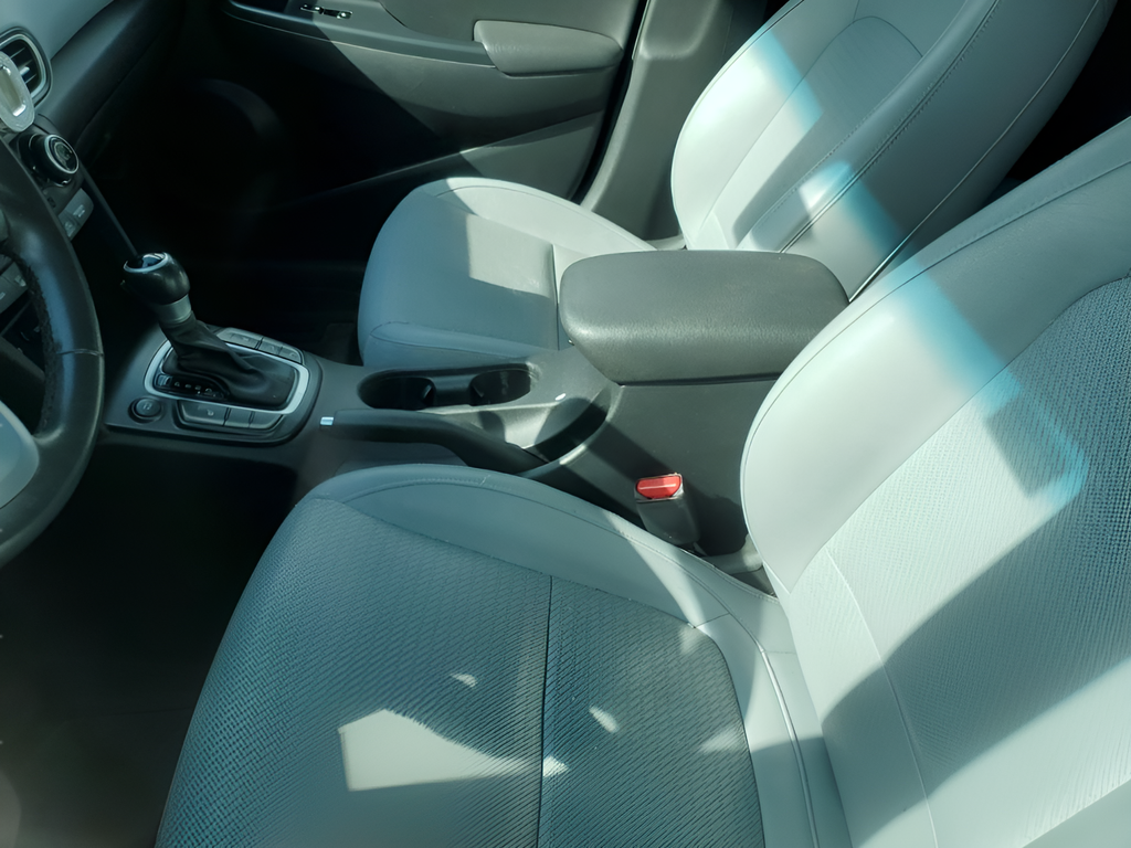 Used 2018 White Hyundai Ultimate image 8