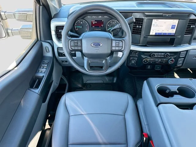 New 2026 Oxford White Ford XL image 15