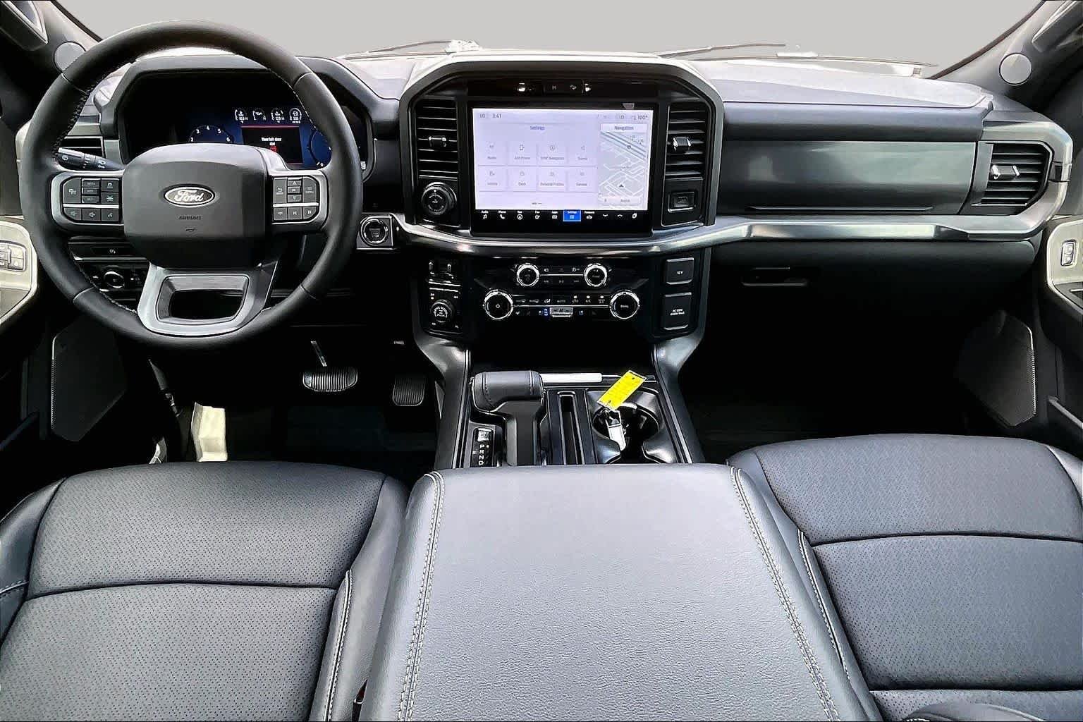 Used 2025 Oxford White Ford LARIAT image 18