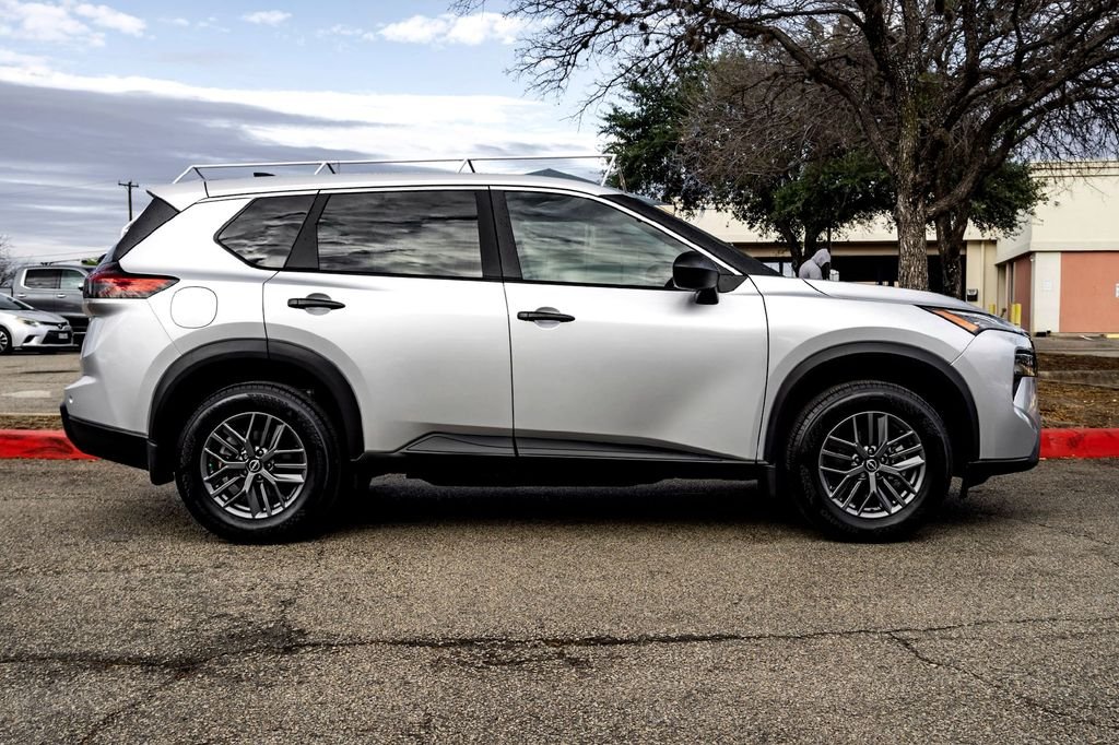 Used 2025 Silver Nissan S image 4