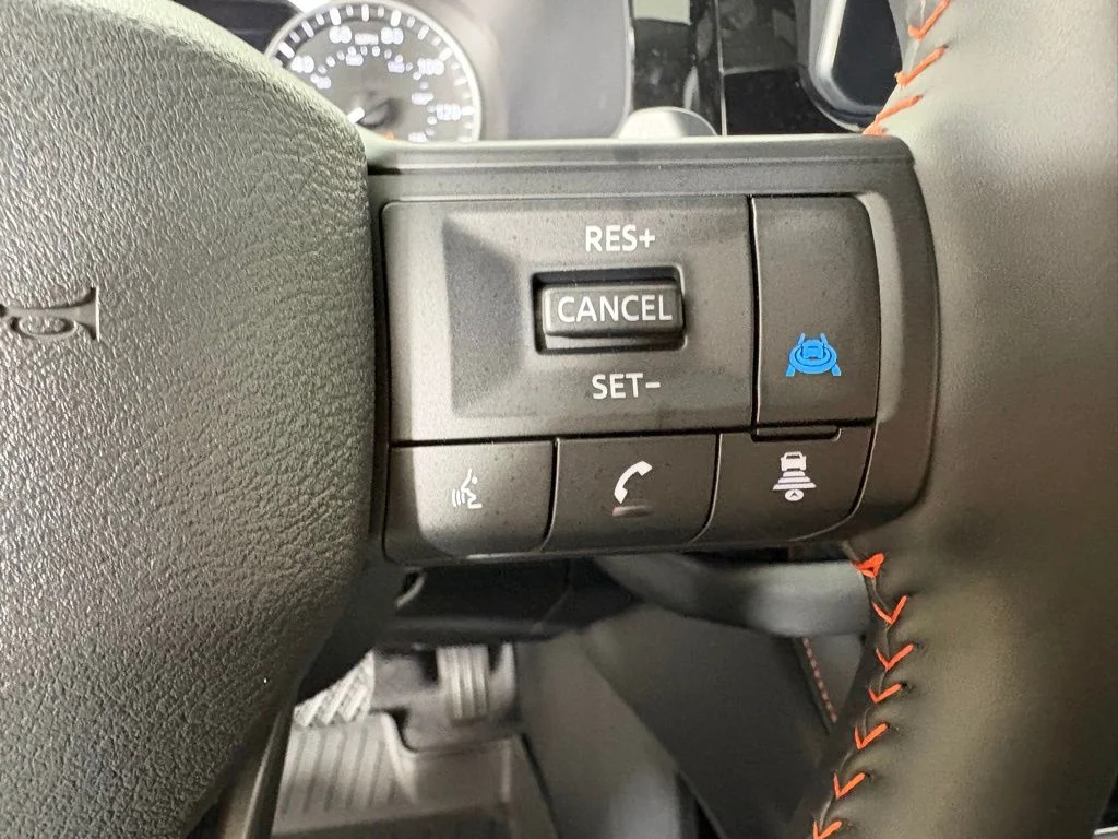 New 2026 Everest White Pearl TriCoat / Super Black Two-tone Nissan Rock Creek® image 25
