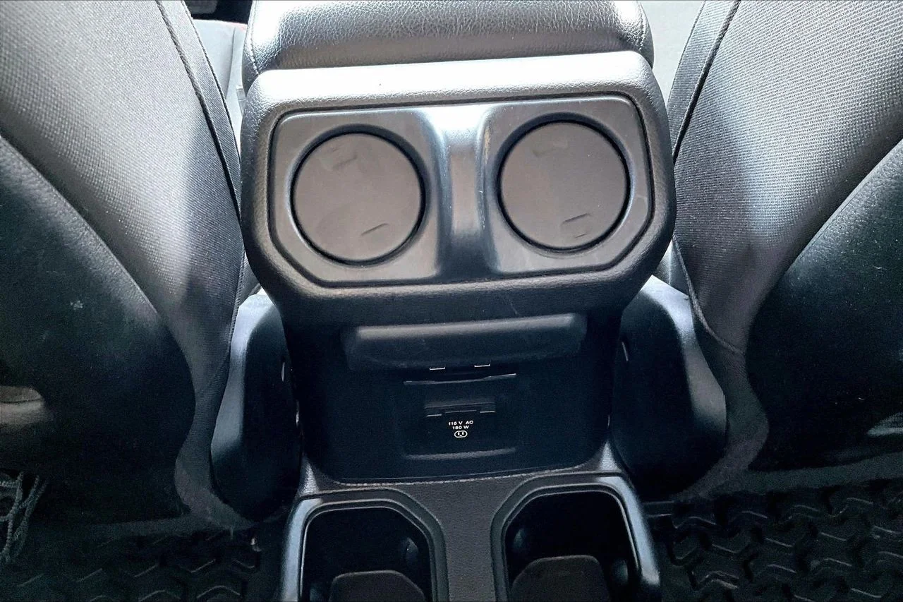 Used 2023 White Jeep Rubicon image 15