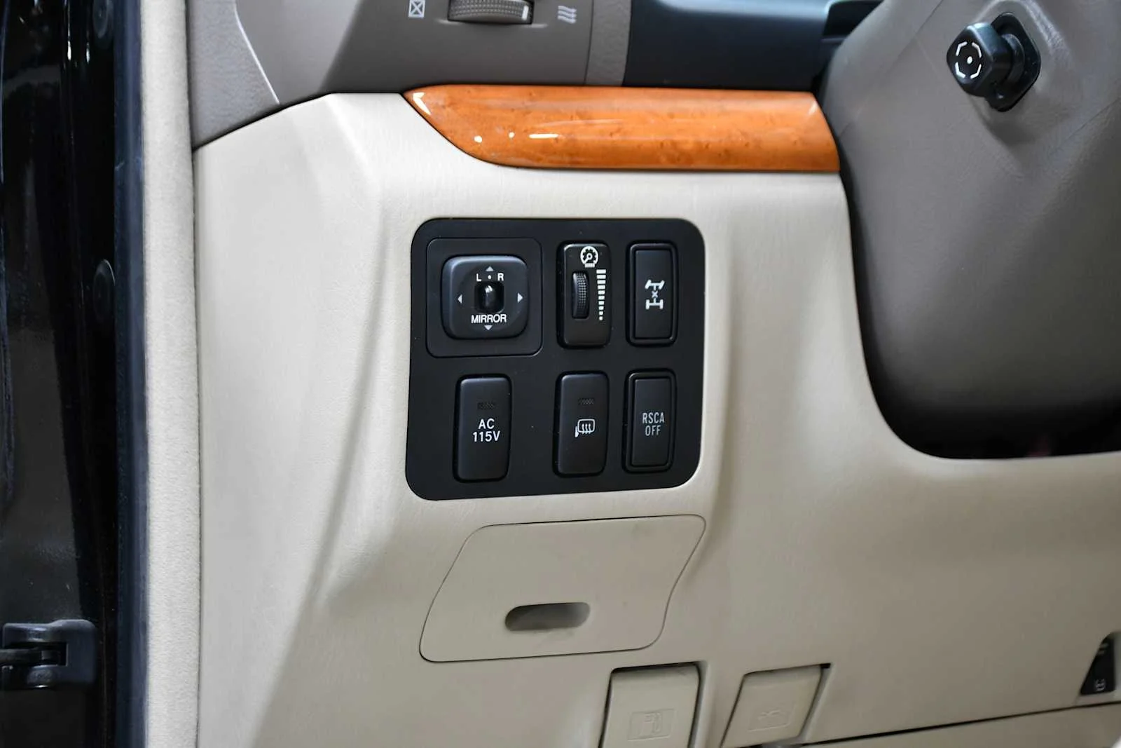 Used 2007 Black Onyx Lexus  image 16