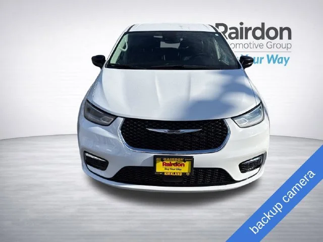 Used 2024 Bright White Clearcoat Chrysler Select image 2