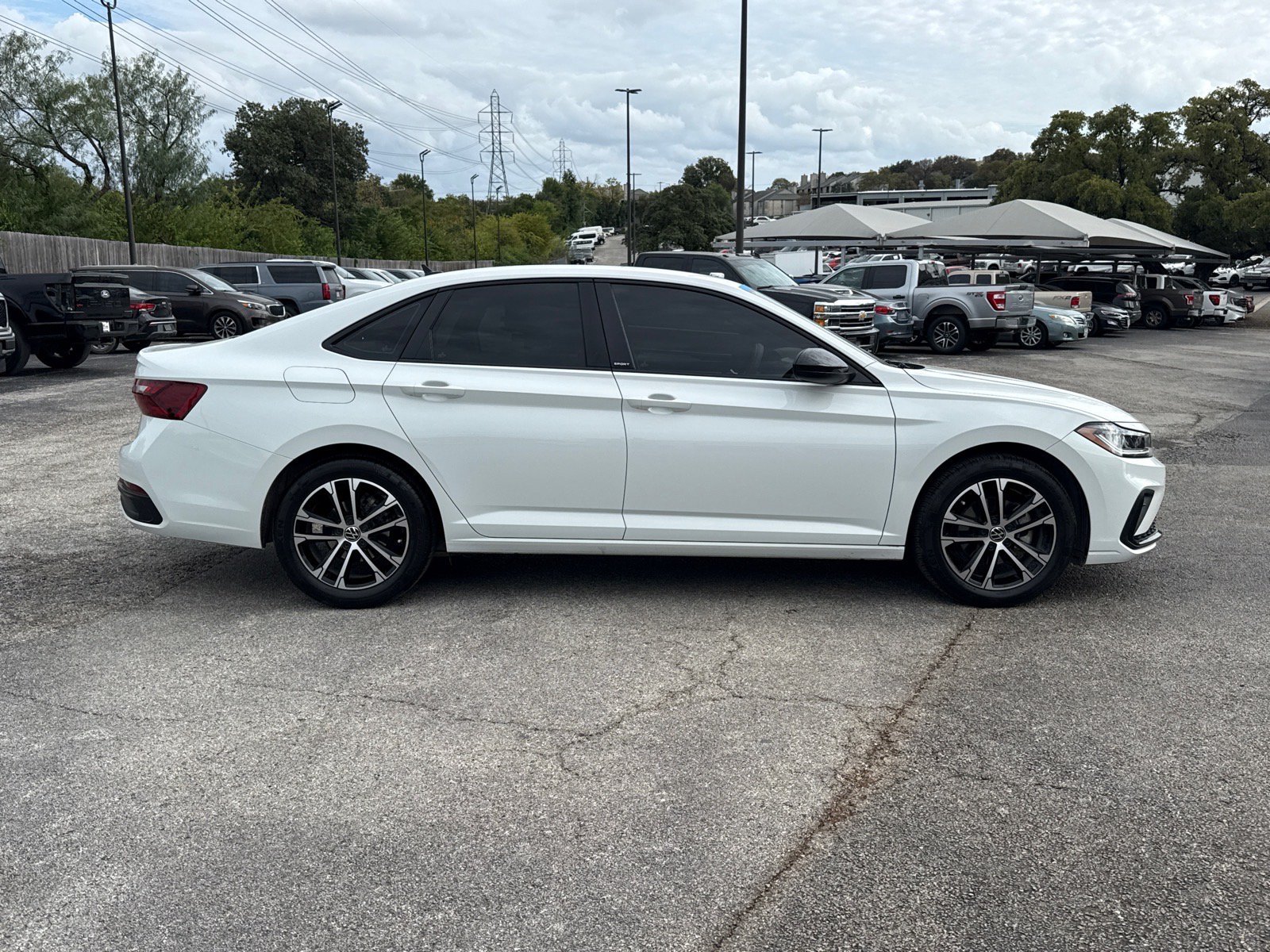 Used 2025 White Volkswagen Sport image 4