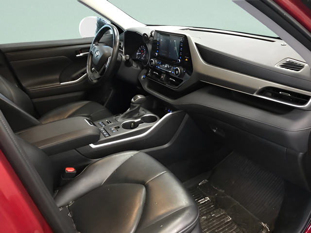 2022 Toyota Highlander XLE - Photo 13