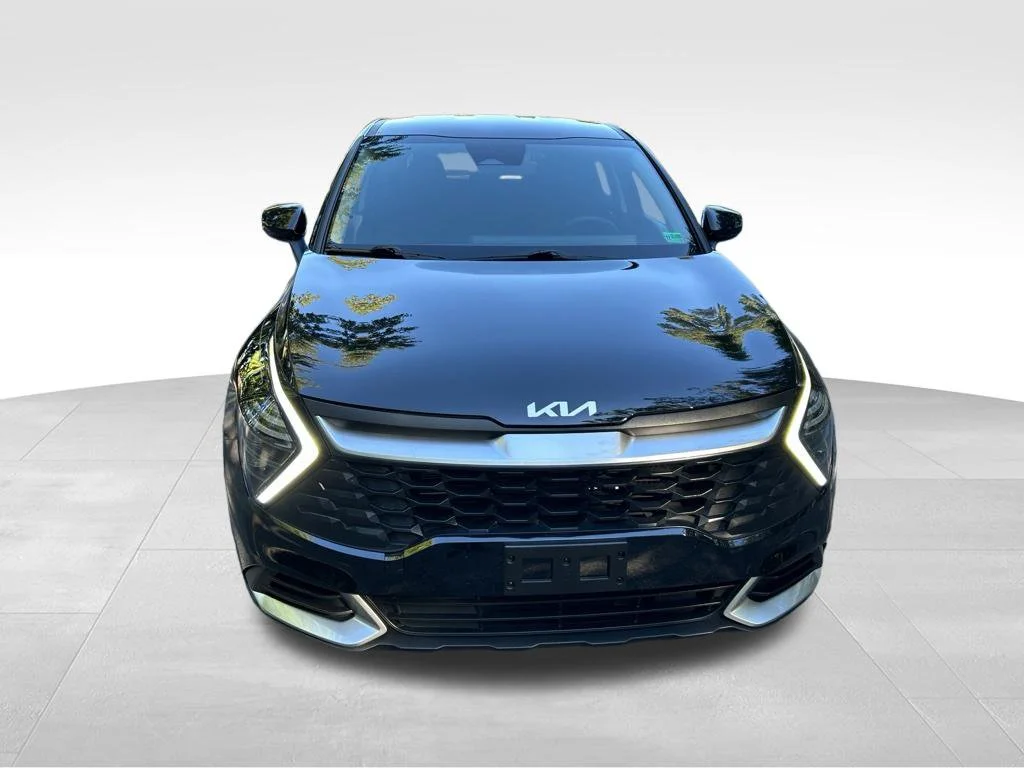 Used 2025 Black Kia LX image 9