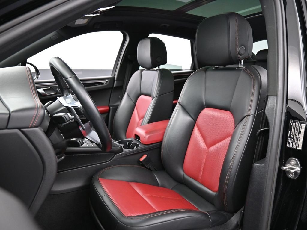 2021 Porsche Macan Base photo 3