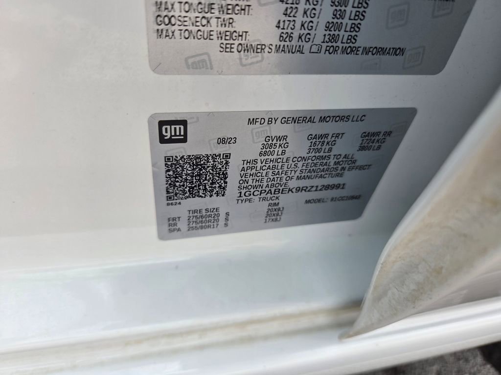 Used 2024 Summit White Chevrolet Custom image 19