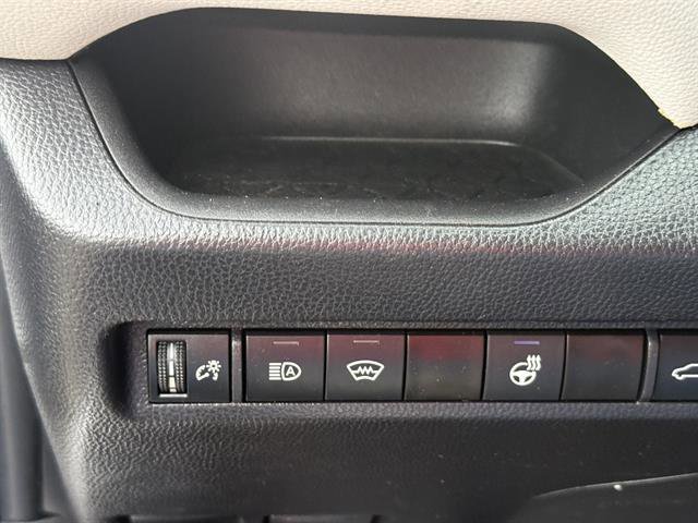 2023 Toyota RAV4 XLE Premium - Photo 18