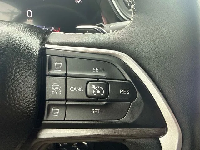 Used 2024 Gray Jeep Limited image 25