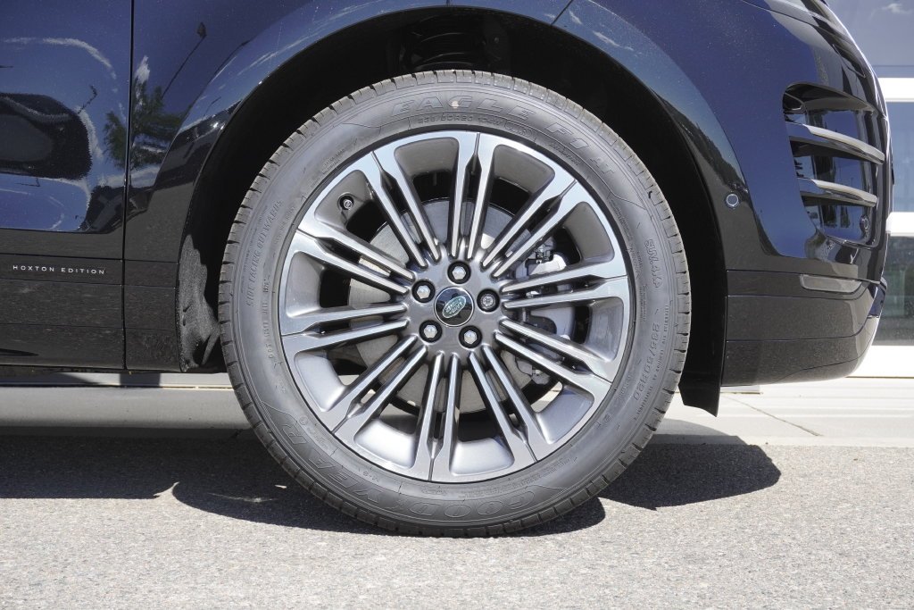New 2026 Santorini Black Land Rover Hoxton Edition image 35
