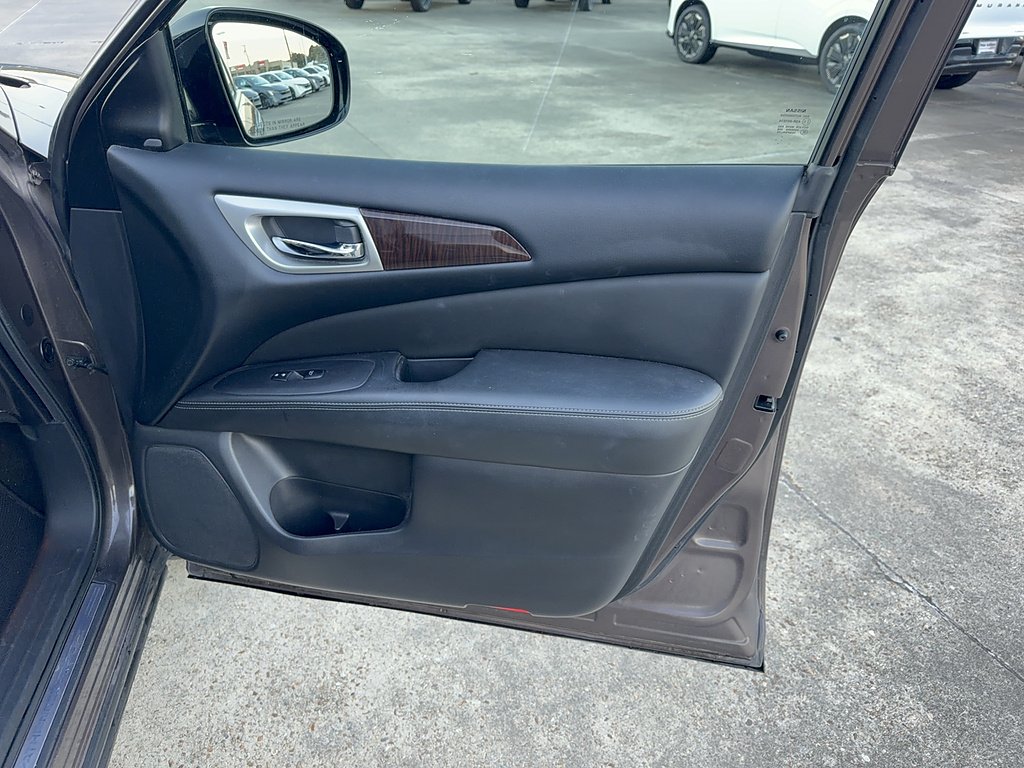 Used 2015 Java Metallic Nissan Platinum image 12
