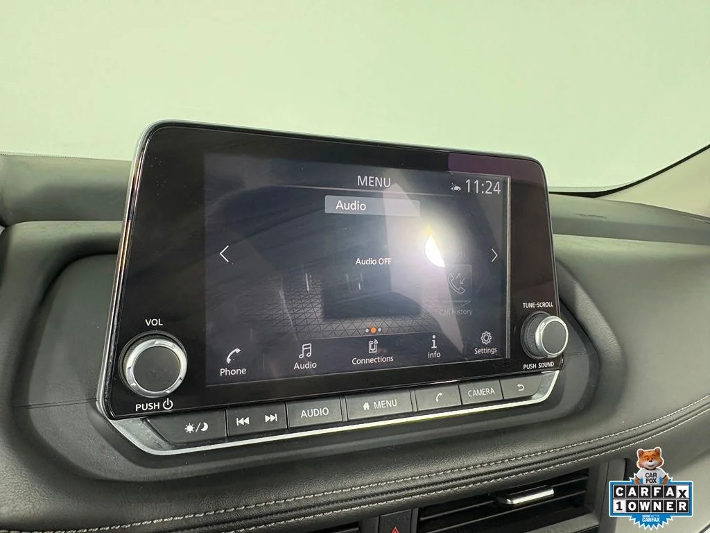 Used 2025 Silver Nissan SV image 22