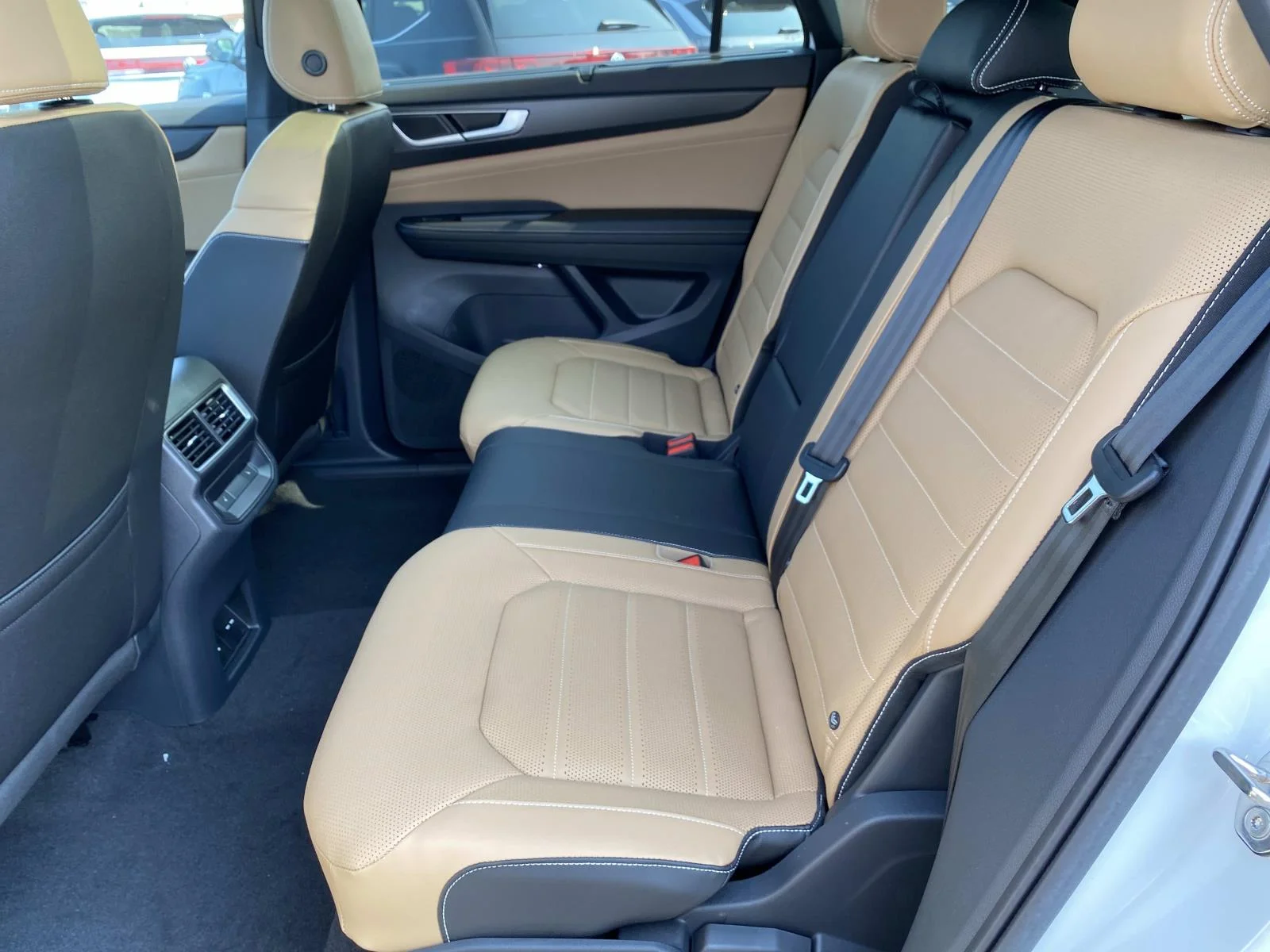 2026 Volkswagen Atlas Cross Sport 5