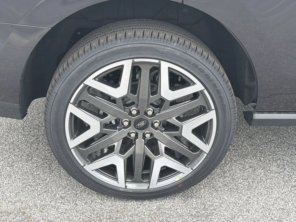 New 2026 Dark Matter Gray Metallic Ford Platinum image 18