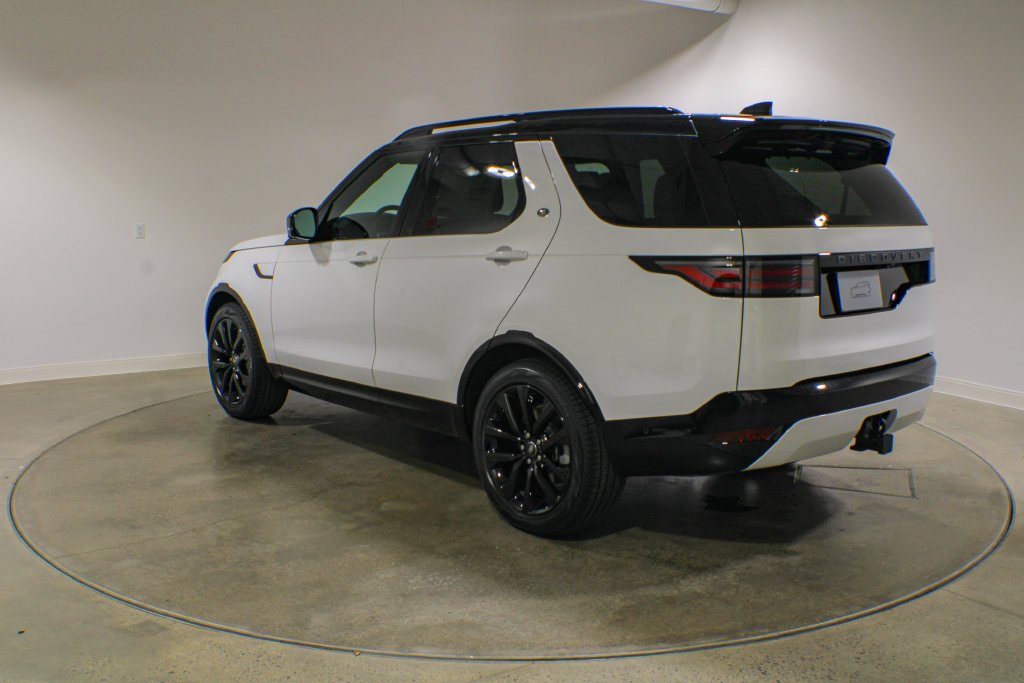 New 2026 Fuji White Land Rover Dynamic SE image 4