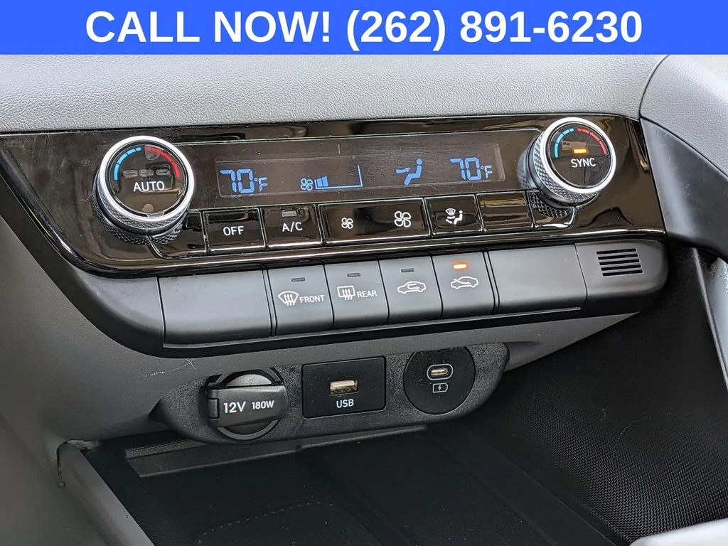 Used 2025 Black Hyundai SEL Sport image 19