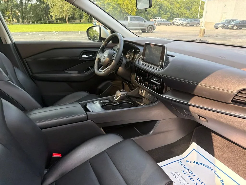 Used 2022 Silver Nissan SV image 14