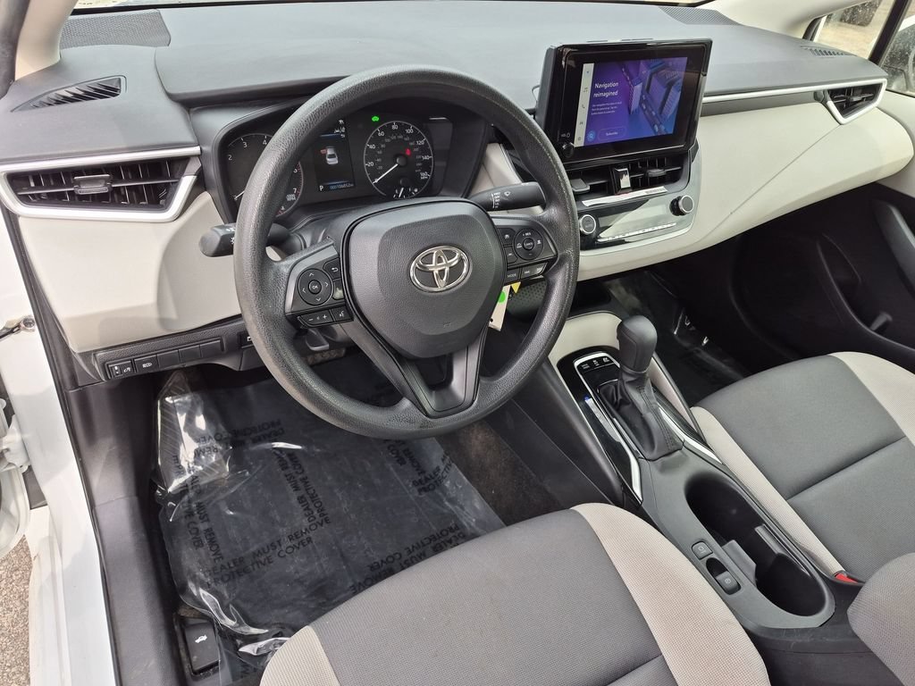 Used 2023 White Toyota LE image 16