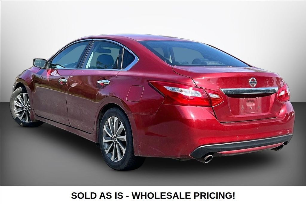Used 2017 Red Nissan 2.5 S image 4
