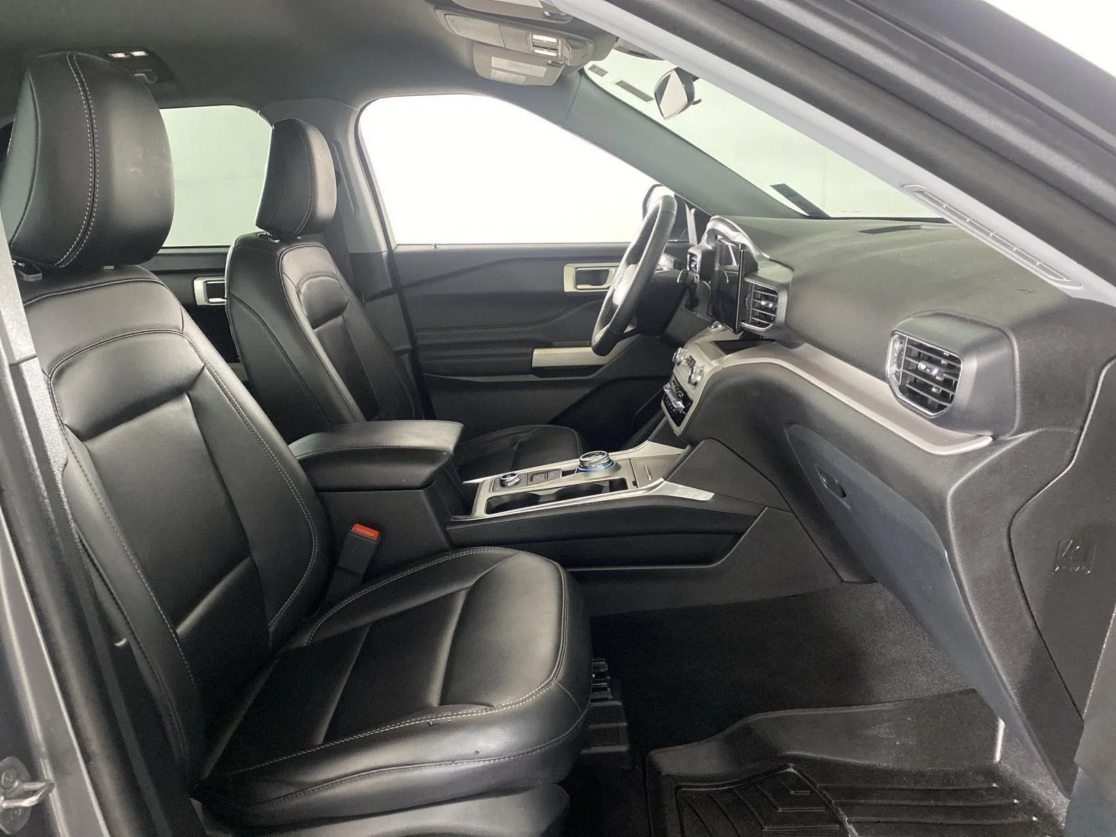 Used 2023 Carbonized Gray Ford XLT image 29
