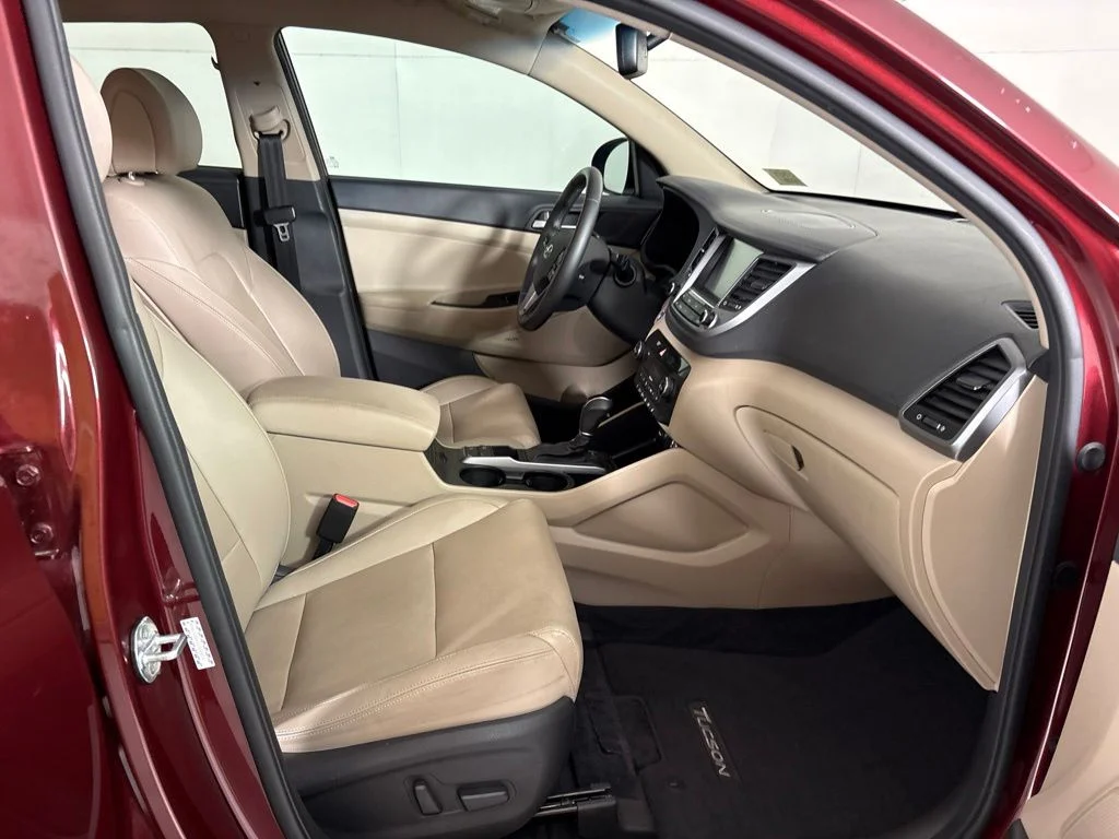 Used 2018 Red Hyundai SEL Plus image 18