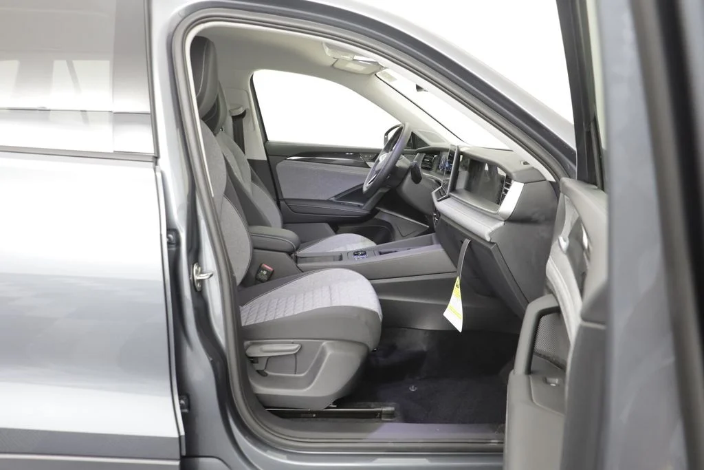 New 2026 Platinum Gray Volkswagen 2.0T S image 19