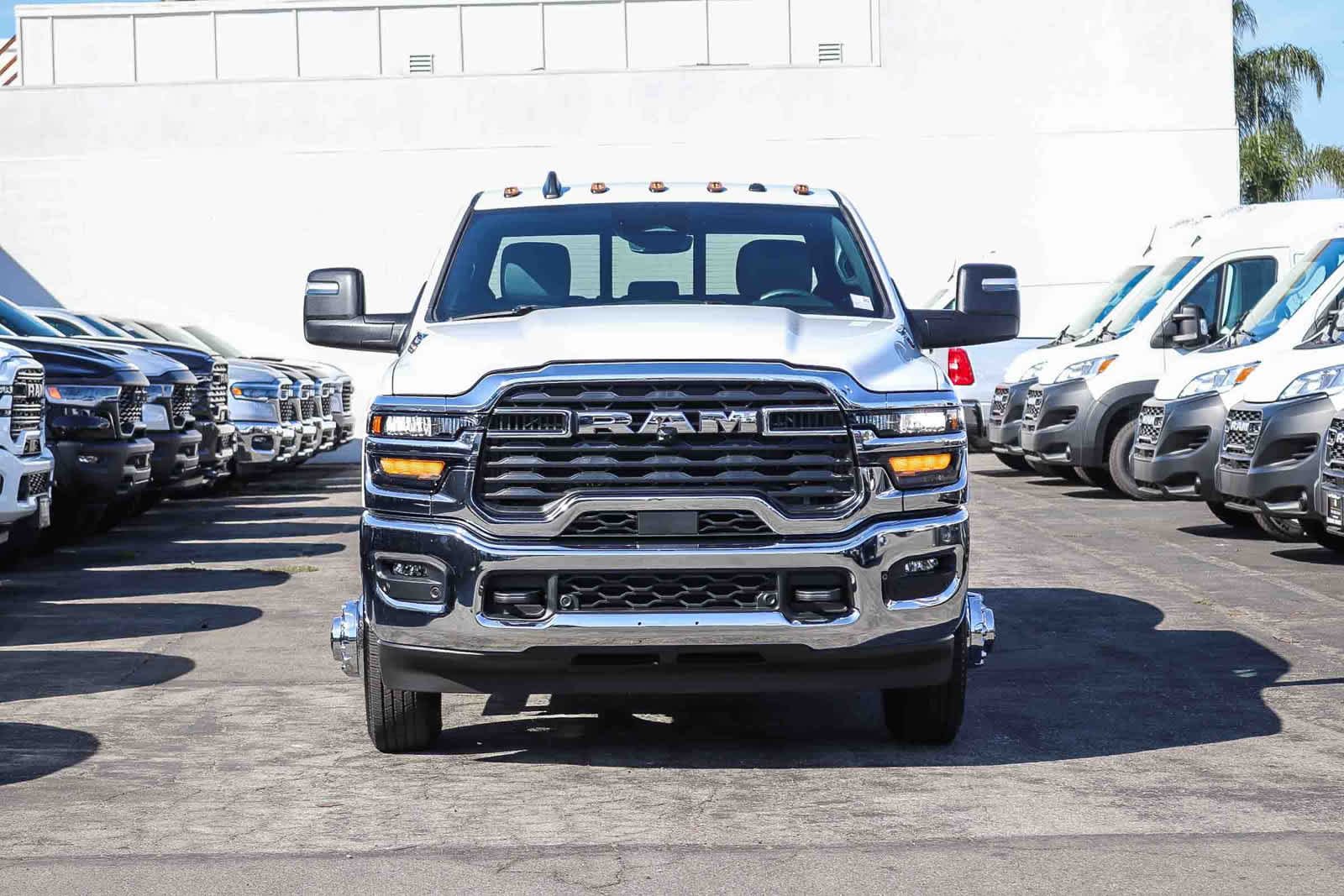 New 2027 Bright White Clear-Coat Exterior Paint RAM Tradesman image 2