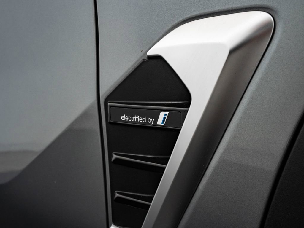 Used 2024 Skyscraper Gray Metallic BMW xDrive50e image 20