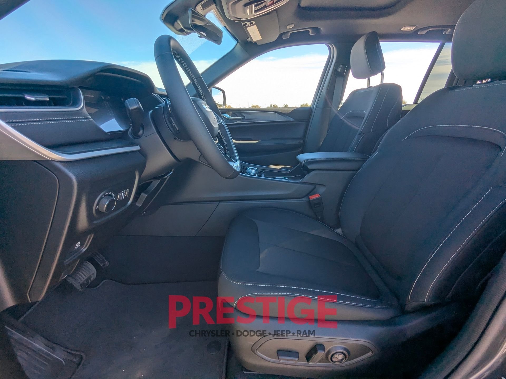New 2026 Baltic Gray Metallic Clear-Coat Exterior Paint Jeep Laredo X image 23