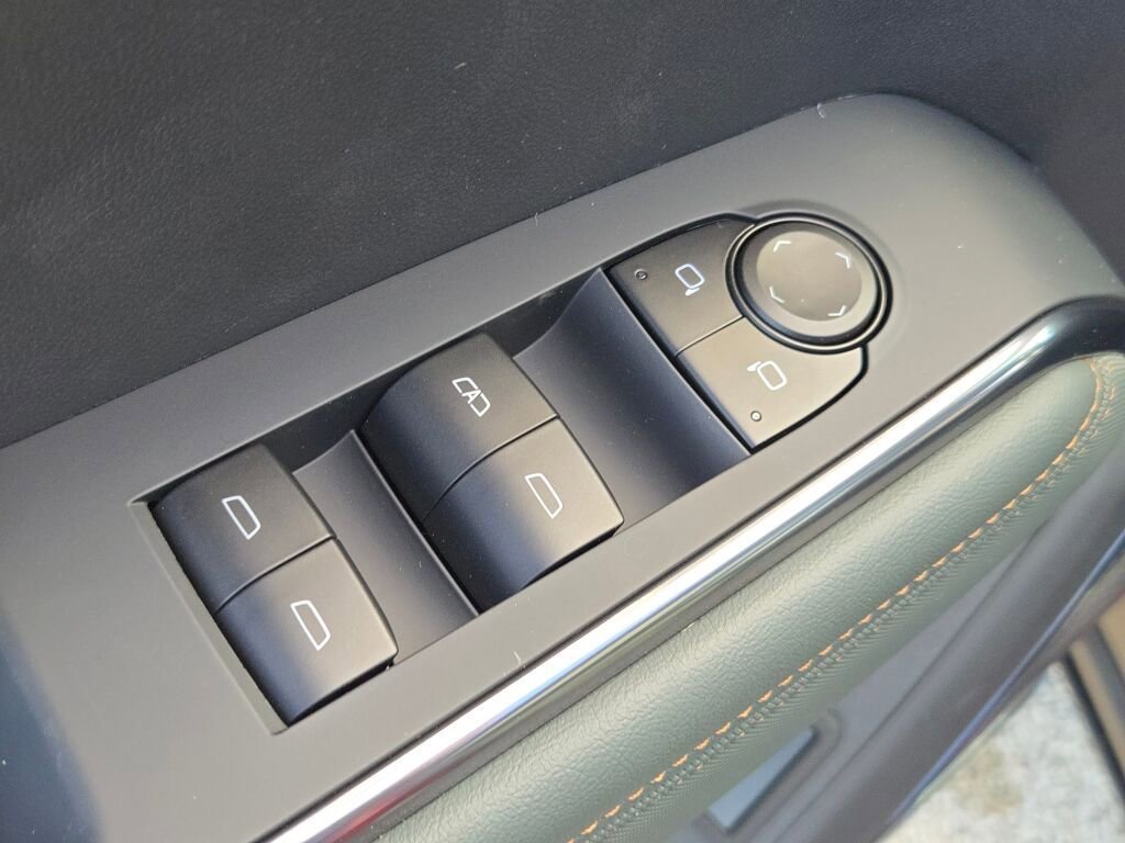2026 GMC Acadia AT4 - Photo 25