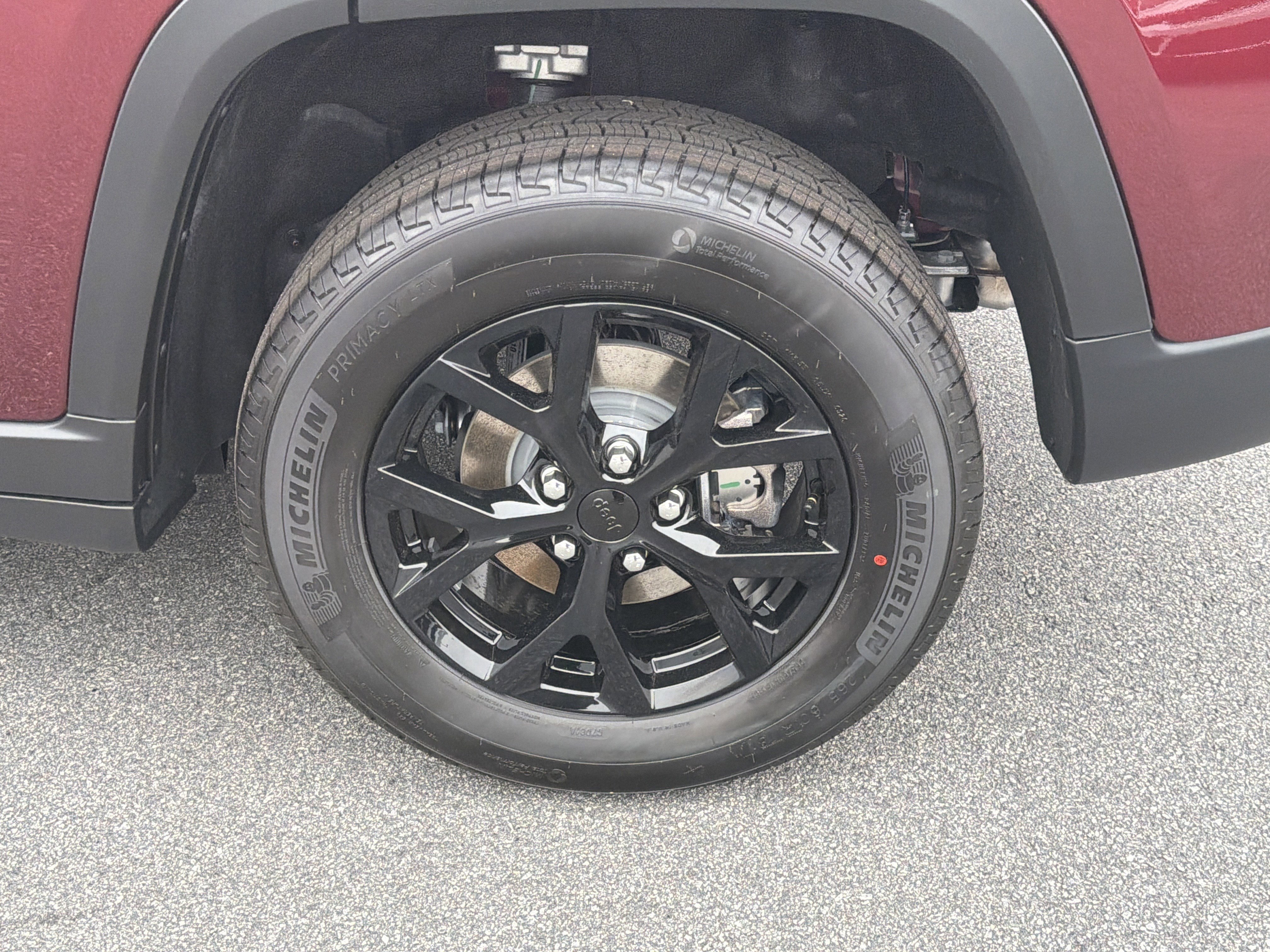 New 2026 Velvet Red Pearlcoat Jeep Laredo Altitude image 24