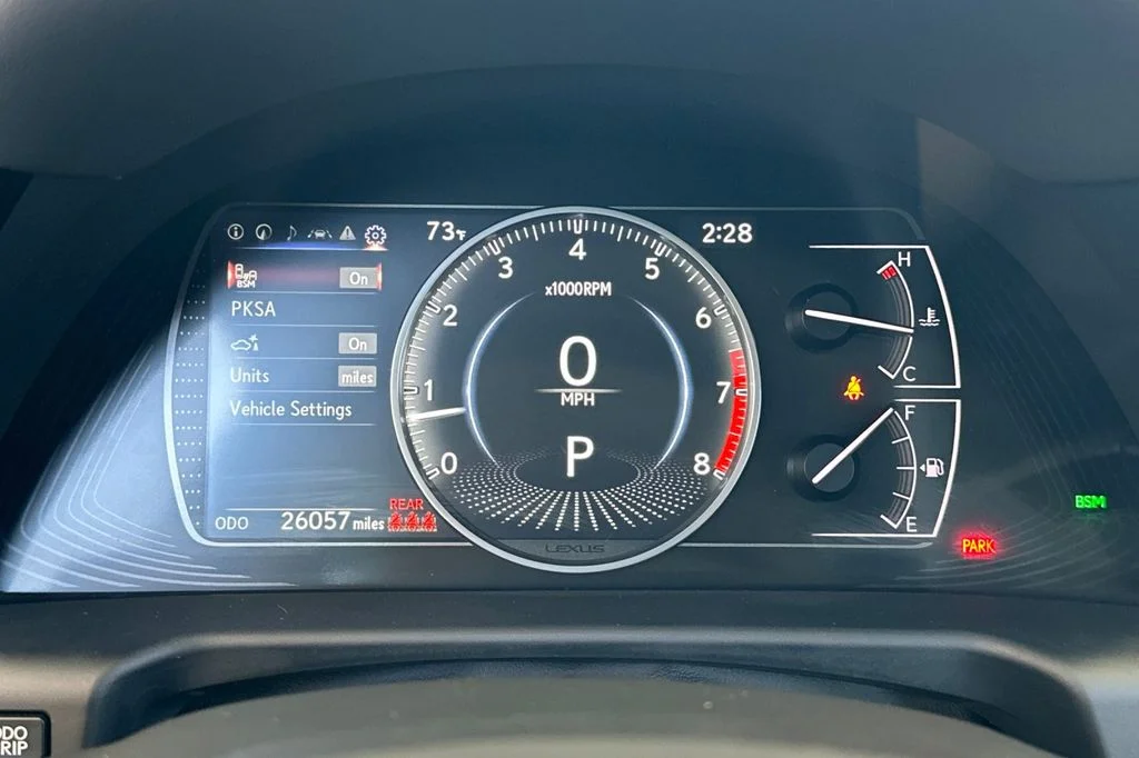Used 2025 White Lexus 350 image 28