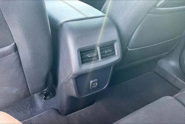 Used 2021 White GMC SLE image 10