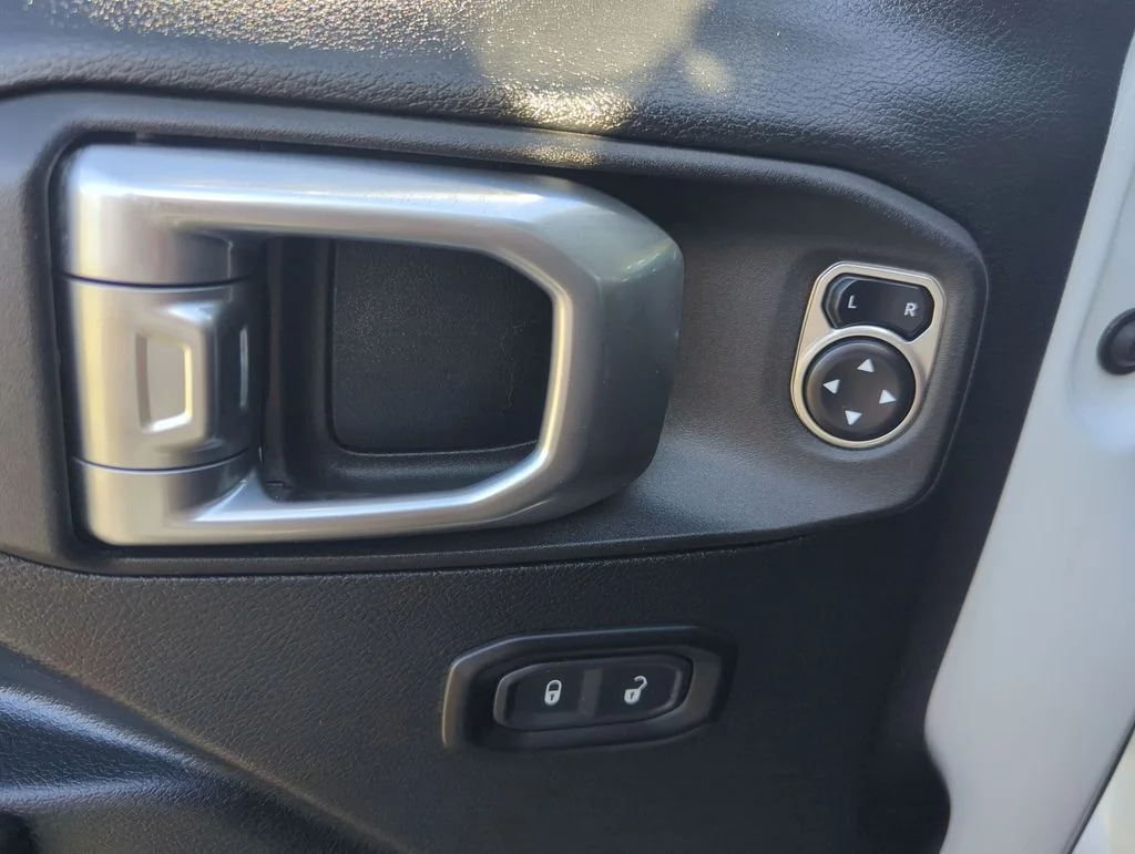 Used 2021 White Jeep Sport image 14