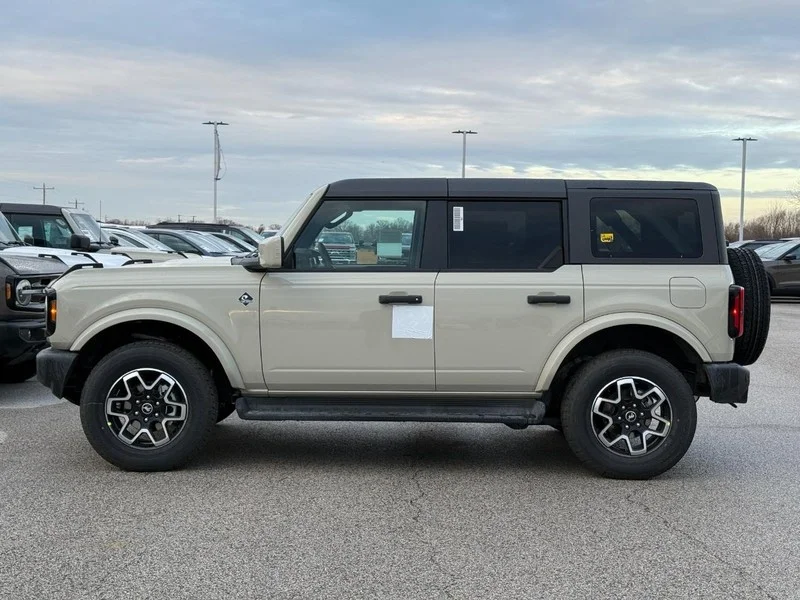 New 2026 Desert Sand Ford Outer Banks 4 Door 4x4 image 2