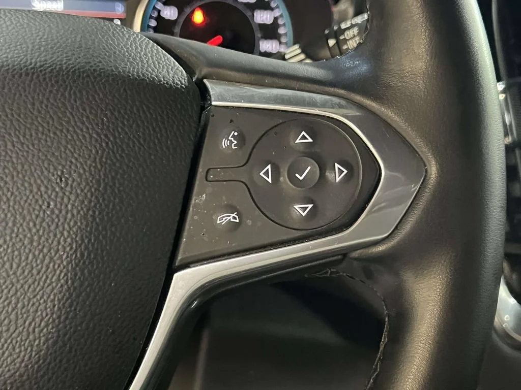 Used 2023 Sterling Gray Metallic Chevrolet LT Cloth image 25