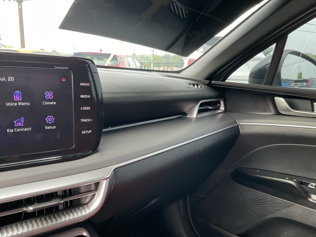 Used 2023 Wolf Gray Kia GT-Line image 22