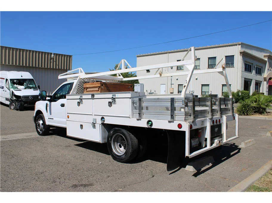 Used 2017 White Ford XL Cab & Chassis 4D image 6