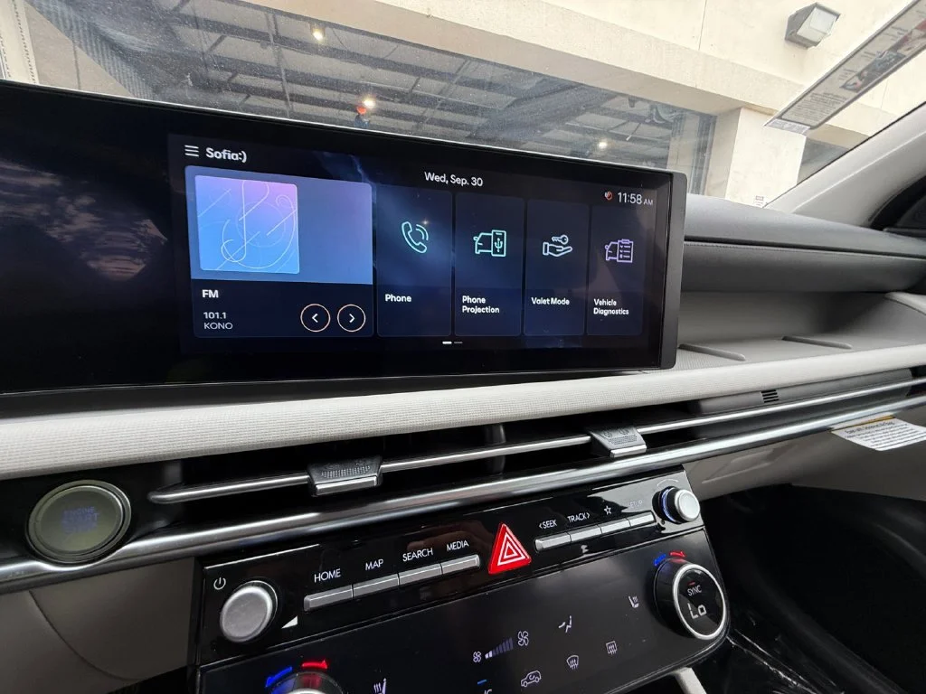 Used 2025 Gray Hyundai SEL image 21