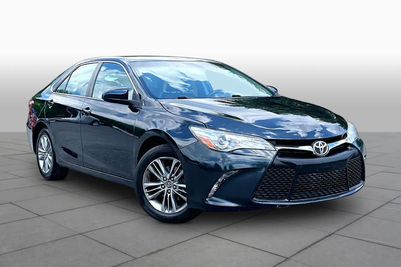 Used 2017 Cosmic Gray Mica Toyota SE image 3