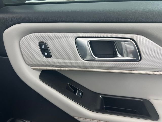 New 2026 Star White Metallic Tri-Coat Ford Active image 25