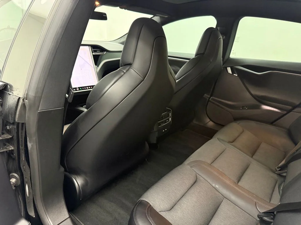 Used 2018 Black Tesla 75D image 37