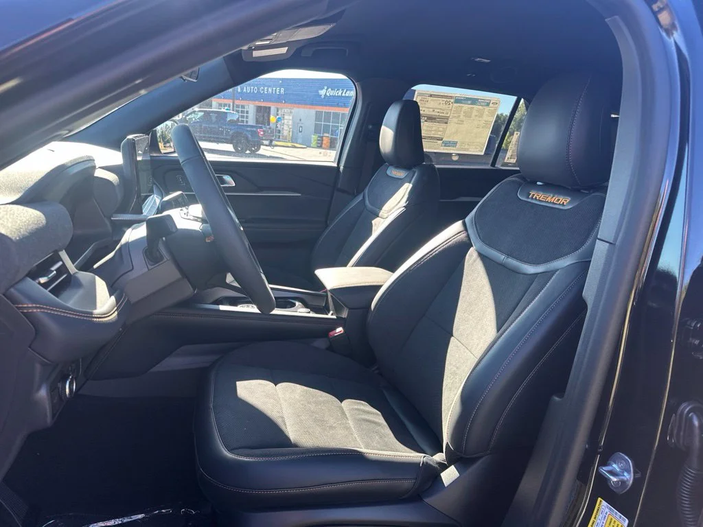 New 2027 Agate Black Metallic Ford Tremor® image 10