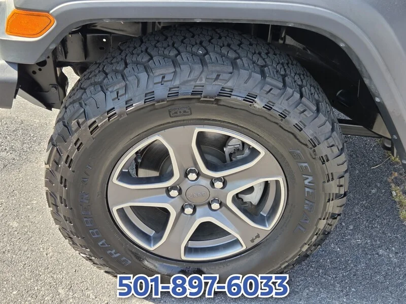 Used 2018 Crystal Metallic JEEP SPORT S 4X4 image 15