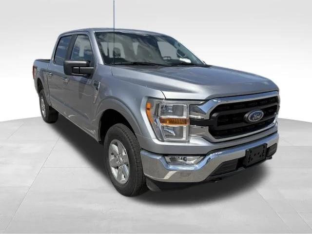 Used 2022  Ford XL image 1