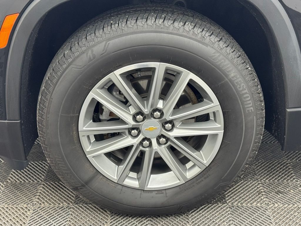 Used 2023 Mosaic Black Metallic Chevrolet LT image 14